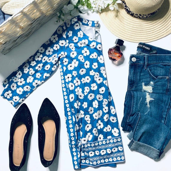 J. Jill Tops - 💙HP!💙🌟4 for $20 J.Jill floral top